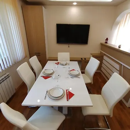 Апартамент Лукс Царевец-Център Appartement